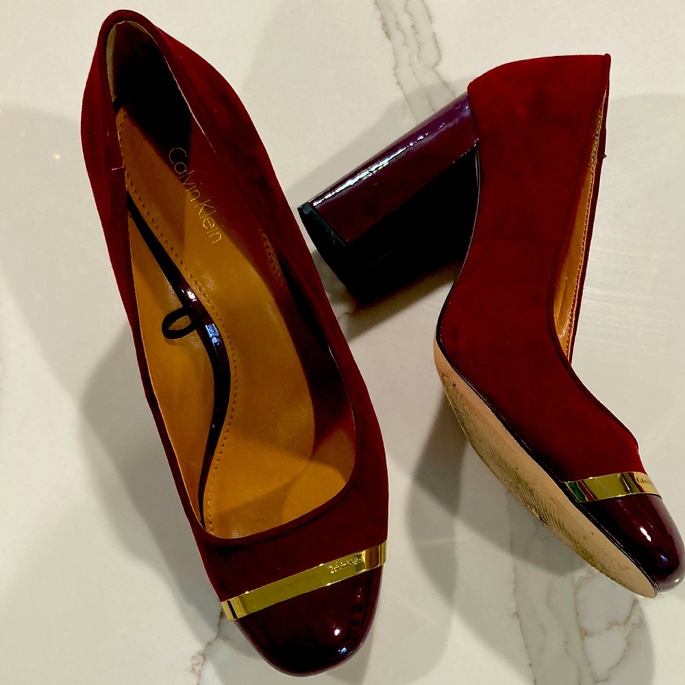 Beautiful color, comfy , perfect for the season.